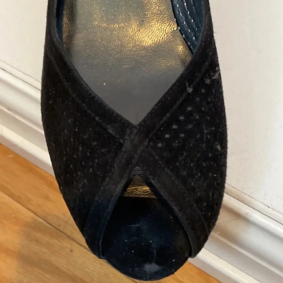 Stuart Weitzman black suede peep toe size 10M - Picture 4 of 13